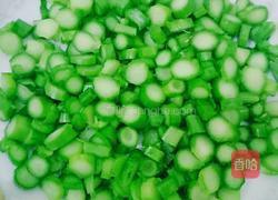 芥兰瘦肉炒饭的做法图解4