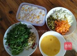 玉米炒米饭的做法图解2