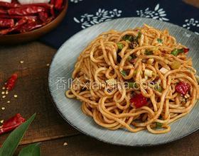 夏天如何吃的滋味十足 一分鐘學會秘制椒麻拌面