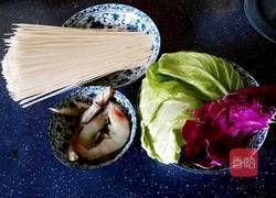 虾仁炒面的做法图解1