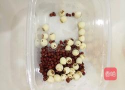 红豆莲子汤的做法图解3