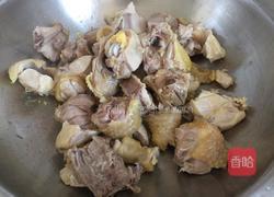 鸡块炖松散蘑的做法图解4