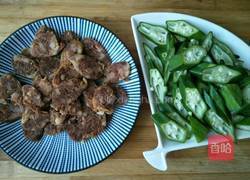 秋葵炒腊肠的做法图解3