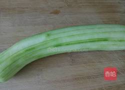 丝瓜炒毛豆的做法图解1