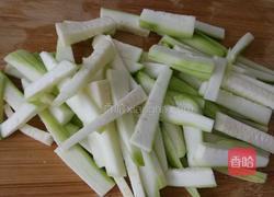 丝瓜炒毛豆的做法图解2