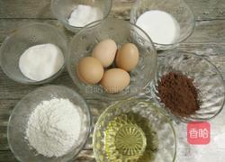 可可蛋糕卷的做法图解2