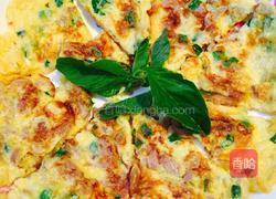 萝卜干葱花煎蛋的做法图解1