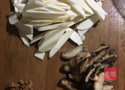 茭白炒香菇的做法图解1