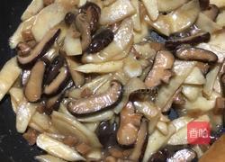 茭白炒香菇的做法图解4
