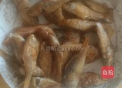 干煸小河鱼的做法图解6