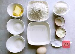 椰蓉花形面包的做法图解1