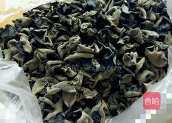 木耳炒肉片的做法图解1