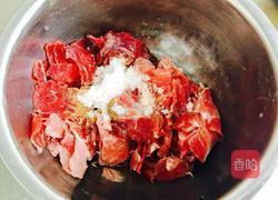 秋葵炒肉的做法图解3