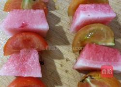 西瓜西红柿串（水果串）的做法图解4