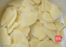 无油微波薯片的做法图解1