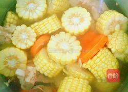 胡萝卜玉米淮山骨头汤的做法图解7