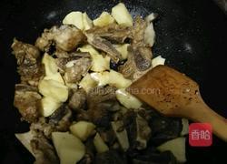 大骨头炖土豆的做法图解15