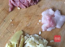 黄秋葵炒肉的做法图解3