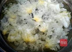 银耳枸杞汤的做法图解3