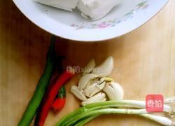 泥鳅烧豆腐的做法图解3