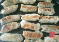 饺子皮锅贴的做法图解17