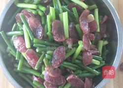 蒜薹炒腊肠的做法图解5