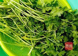 凉拌木耳香菜的做法图解1