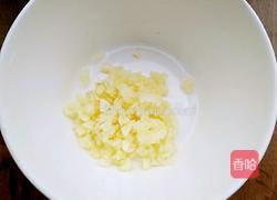 凉拌木耳香菜的做法图解3