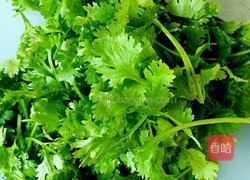 凉拌木耳香菜的做法图解10