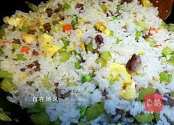 腊肠菜丁蛋炒饭的做法图解7