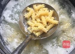 番茄味螺旋丝意大利面的做法图解3