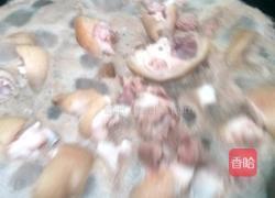 电饭锅酱油猪脚的做法图解2