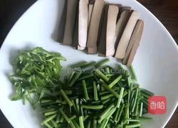 韭苔炒蛋定姐鸡蛋干的做法图解1