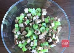 芹菜拌蛋定姐鸡蛋干的做法图解4