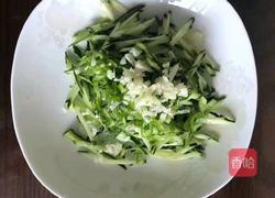 凉拌黄瓜蛋定姐鸡蛋干的做法图解2