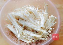 蒜蓉剁椒炒金针菇的做法图解1