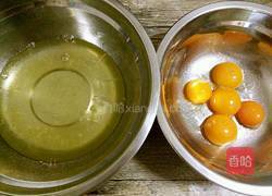 抹茶旋风蛋糕卷的做法图解3