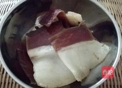 瓜叶腊肉汤的做法图解2