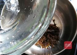 自制红茶奶茶的做法图解5