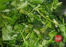 蒜瓣炒空心菜的做法图解2