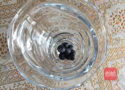 蓝莓奶昔的做法图解1