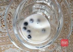 蓝莓奶昔的做法图解2