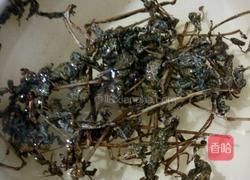 密炼菊花荷叶夏枯草茶的做法图解2