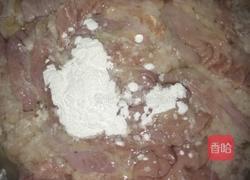 酸菜炒大肠的做法图解1