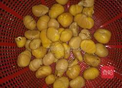 板栗焖鸡的做法图解2