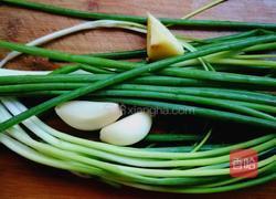 黄鱼豆腐汤的做法图解1