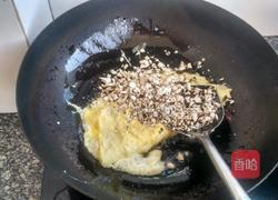 快手香菇蛋炒饭的做法图解5
