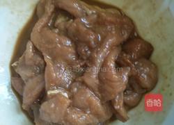 海鲜菇炒肉片的做法图解4