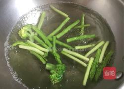 西冷牛排配芦笋袖珍菇的做法图解3