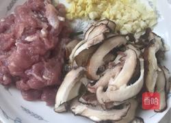 韭黄炒瘦肉的做法图解4